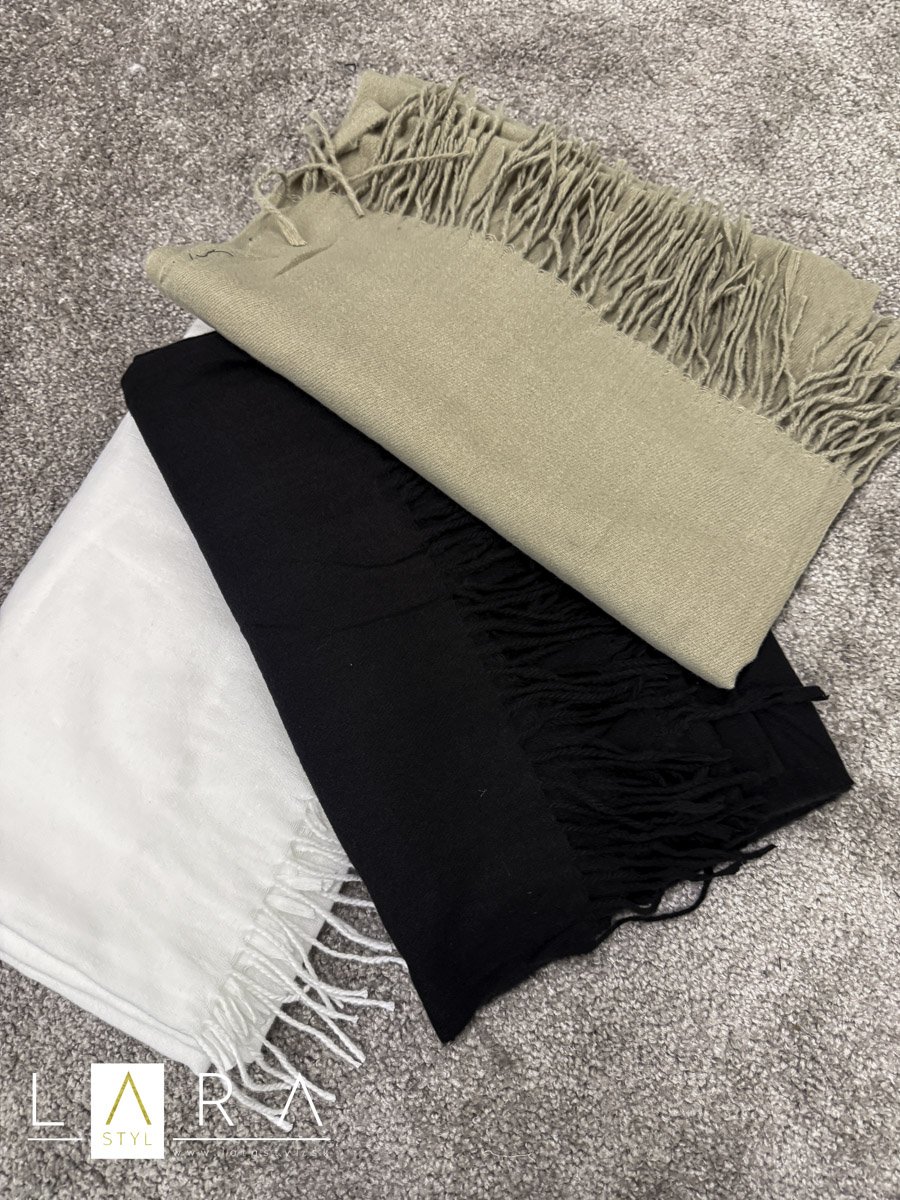 Dámsky šál hladký so strapcami