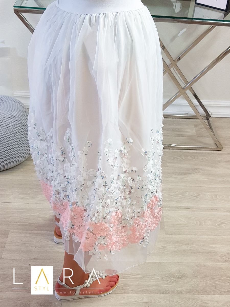 Tylová sukňa zdobená kvetinami, biela