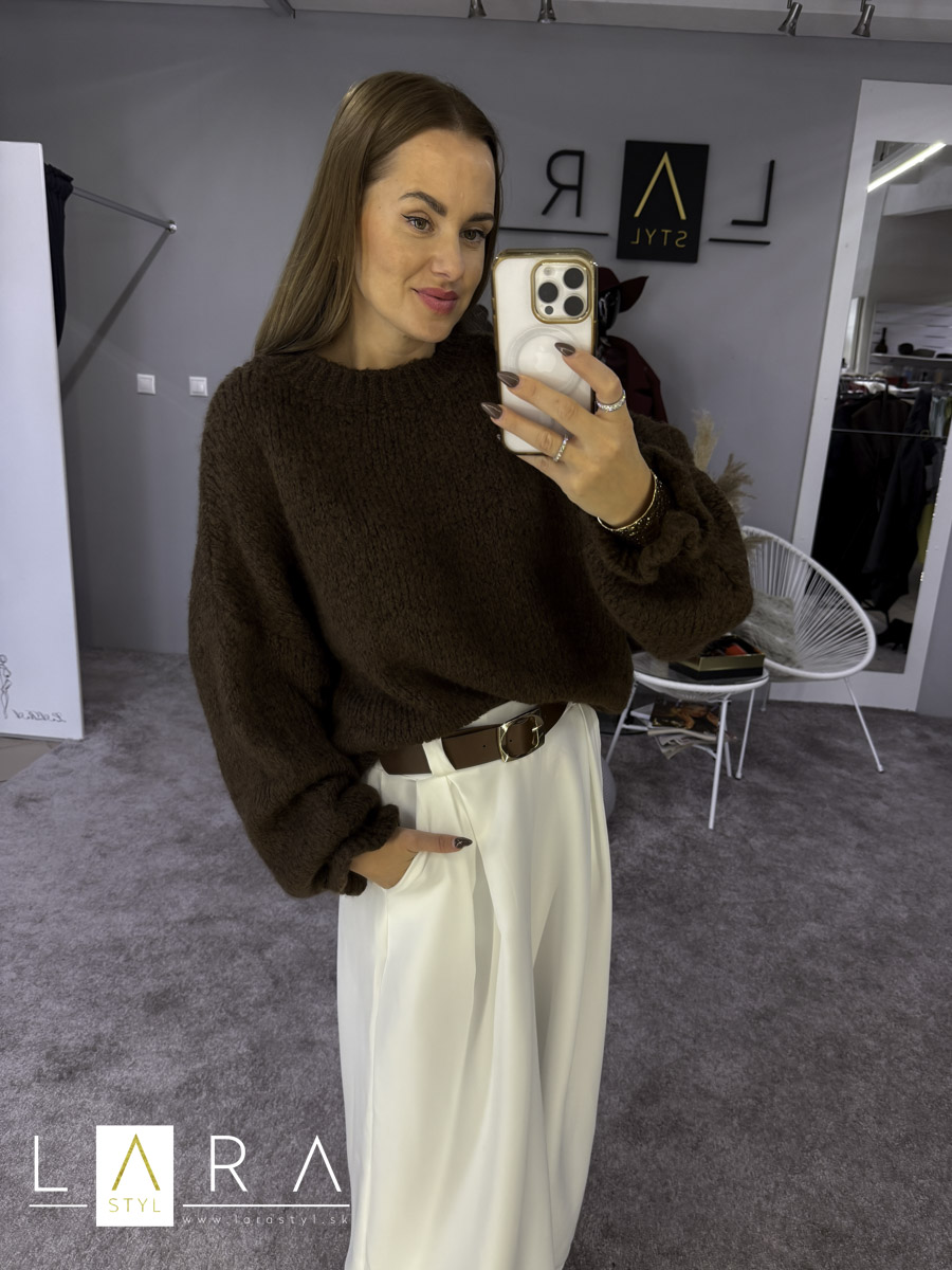 Úpletový sveter s volánikom, hnedá