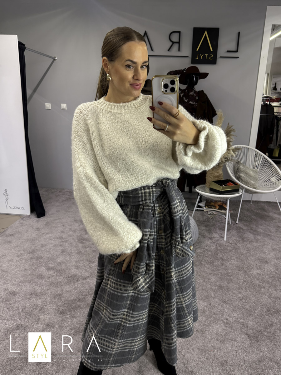 Úpletový sveter s volánikom, béžový