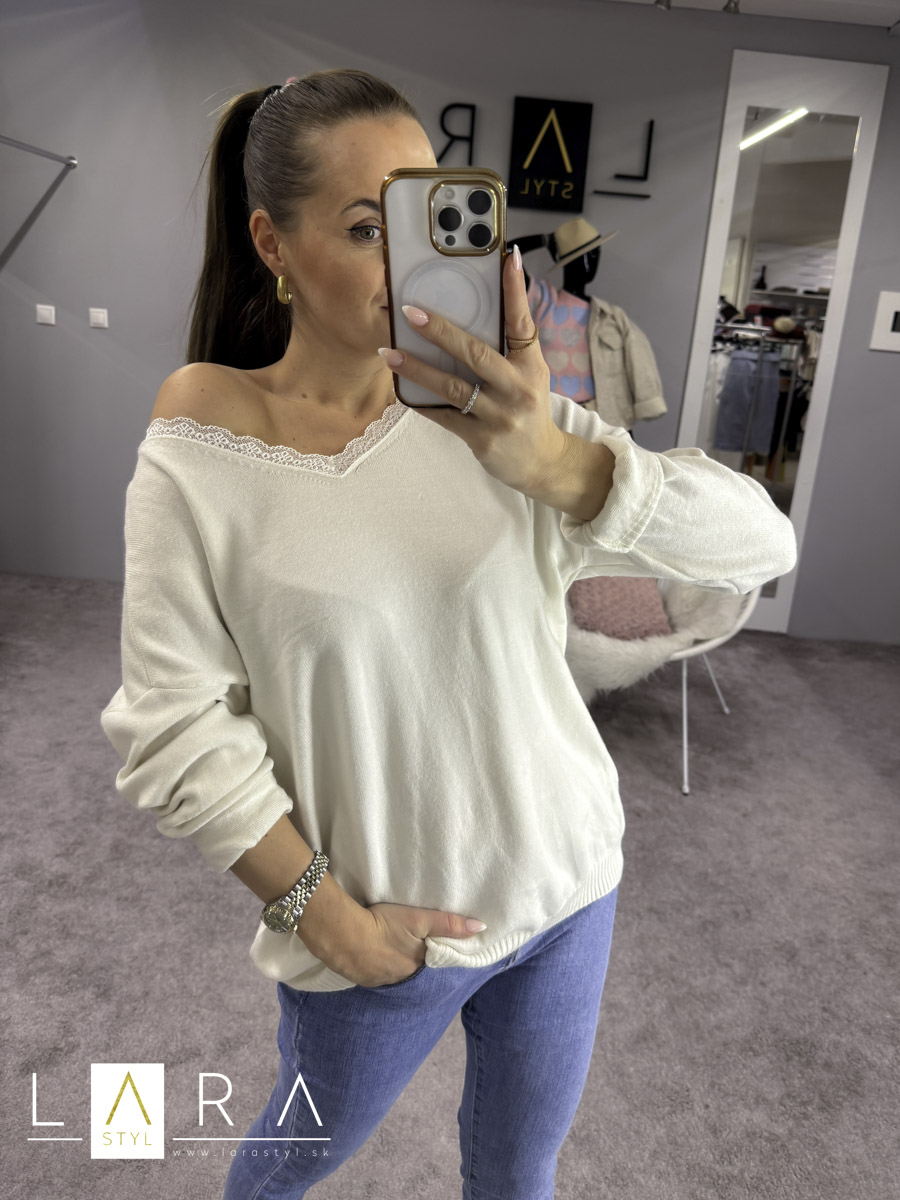 Sveter s mašľou na chrbátiku, krémový